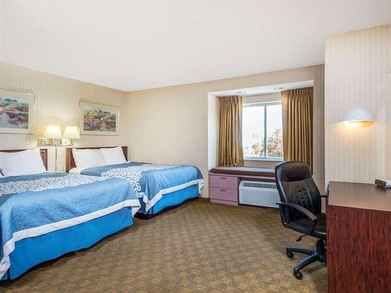 Baymont By Wyndham Boardman Hotel Екстериор снимка