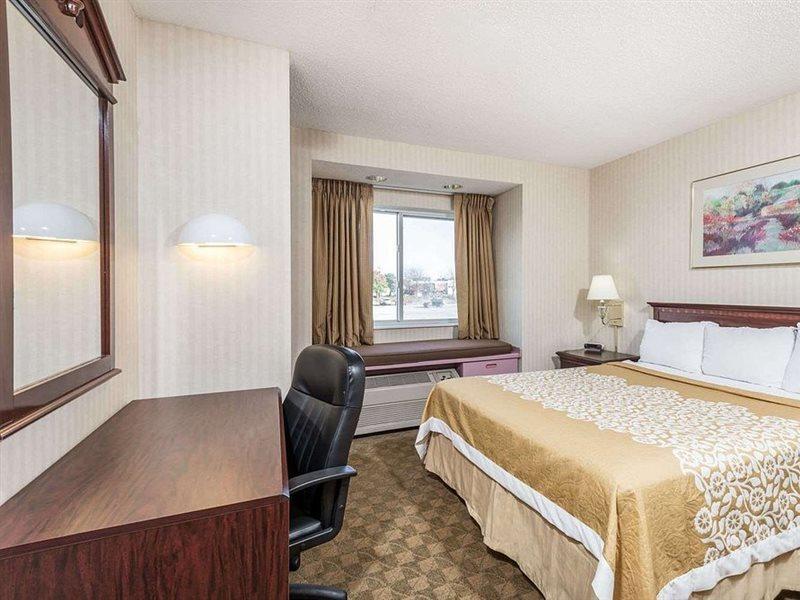 Baymont By Wyndham Boardman Hotel Екстериор снимка